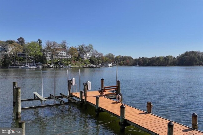 Photo - 928 Waterview Dr