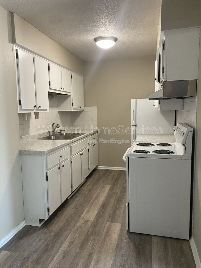 Building Photo - 217 Charleston Blvd Unit 3