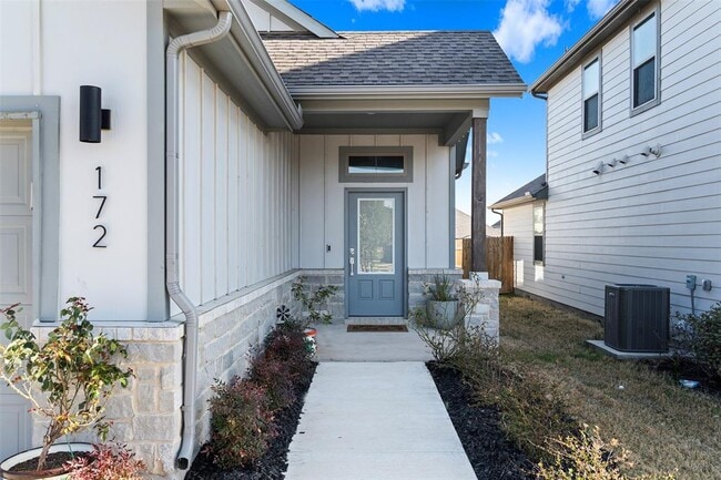 Photo - 172 Gullivers Dr