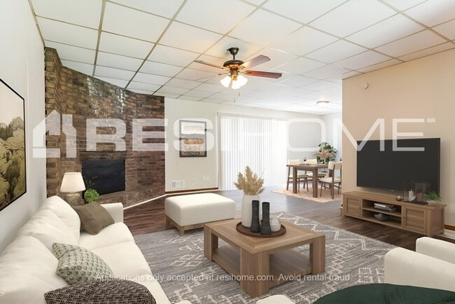 Photo - 824 Ridge Ln Dr