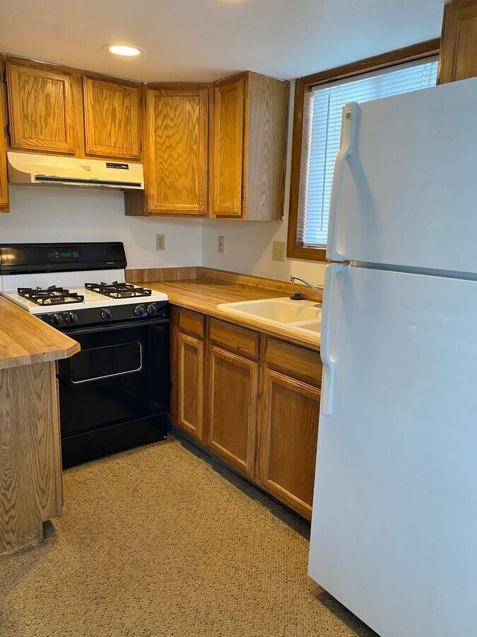 Photo - 975 Wilson Ave