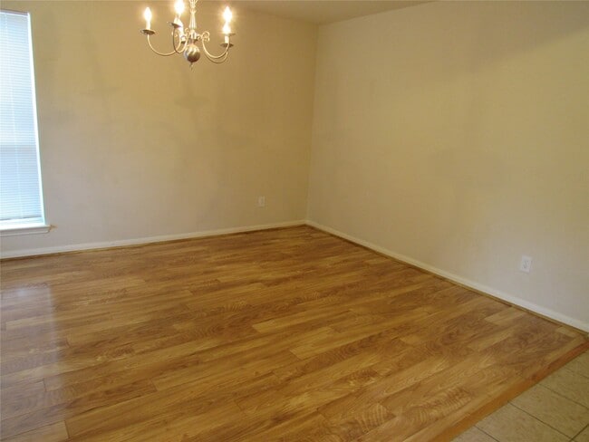 Building Photo - 6338 Applewood Forest Dr Rental