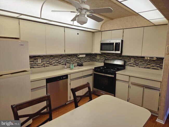 10201 Bustleton Ave Unit B30