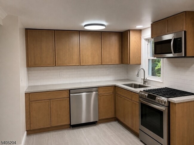 Photo - 117 3rd St