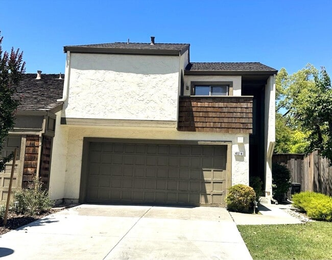 Building Photo - 4614 Corrida Cir
