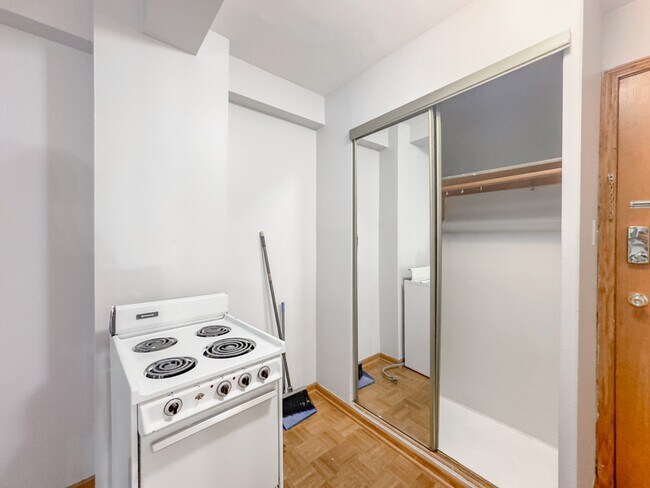 Photo - 4180 N Marine Dr Unit 013