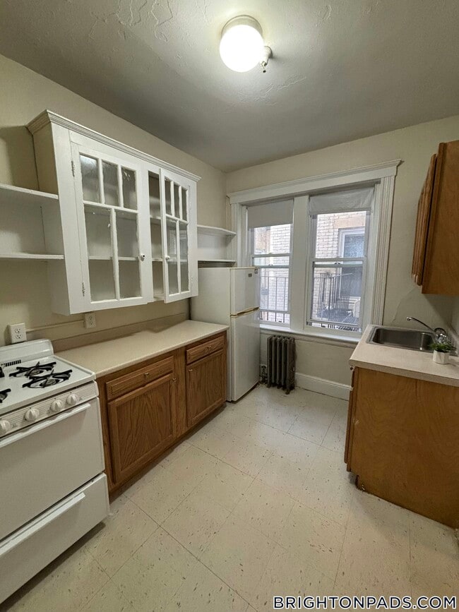 1800 Commonwealth Ave Unit 15
