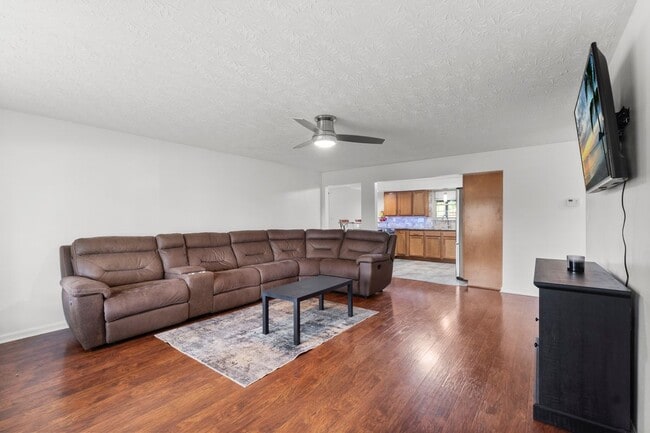 Photo - 3930 Beechwood Dr