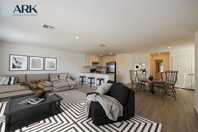 Photo - 8182 Nube Medina