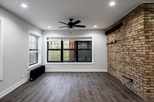 Photo - 1058 W Glenlake Ave Unit 2