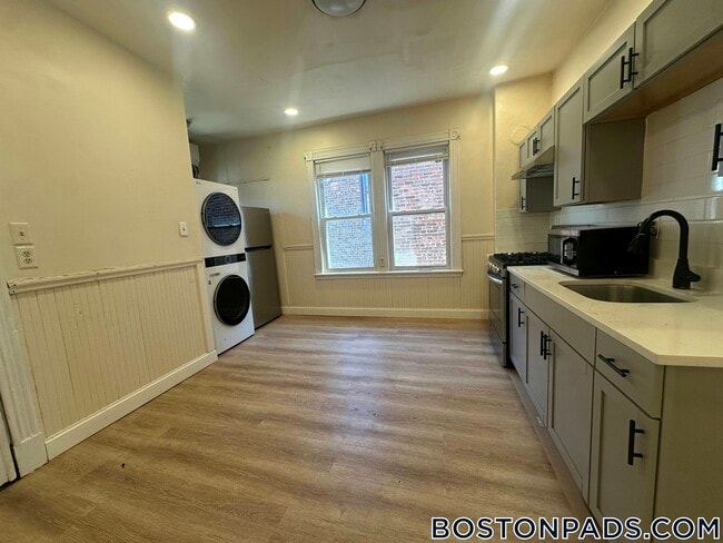 Photo - 127 Harrishof St Unit 3