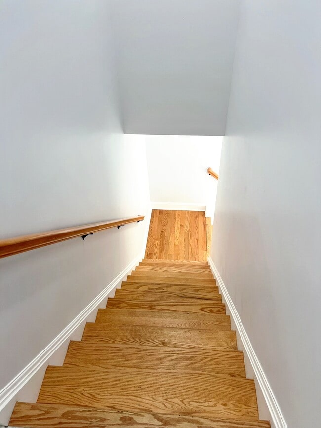 Building Photo - 331 Myrtle Ave Rental