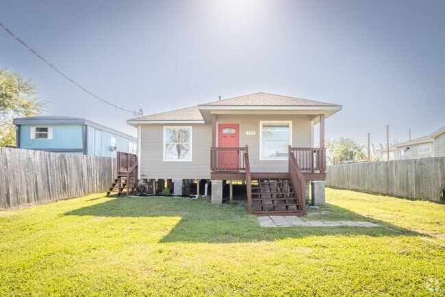 Building Photo - 725 10th St Rental