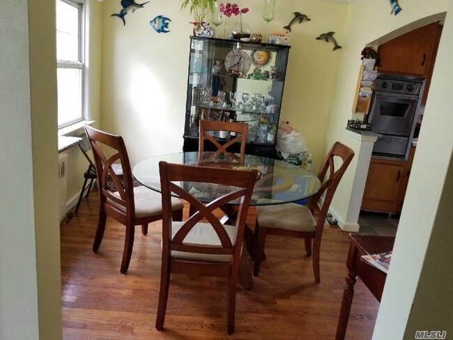 Photo - 107-30-107-77 77th St