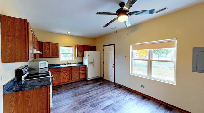 Photo - Spacious 2BR Home in Joliet – In-Unit Laun...