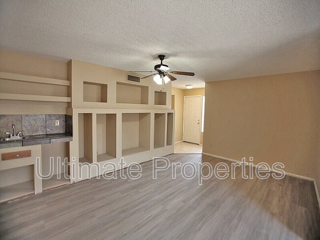 Photo - 6605 W Mescal St