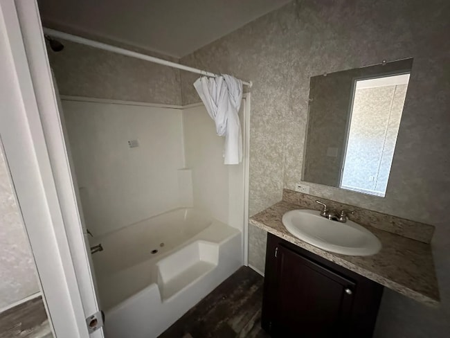 Photo - 55009 Hill Rd