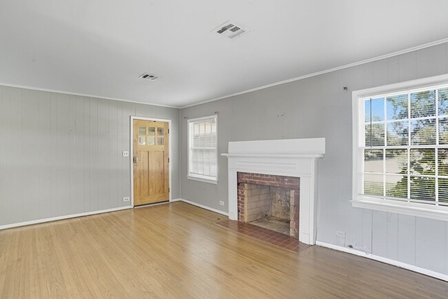Photo - Charming 3-Bedroom Near Brookside & The Ga...