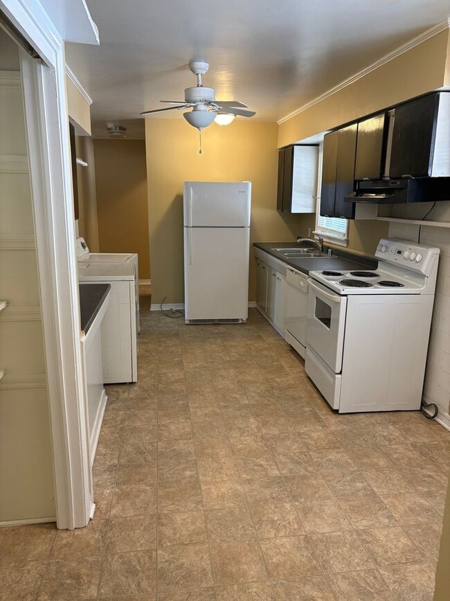 873 W Clinton Dr Unit 1