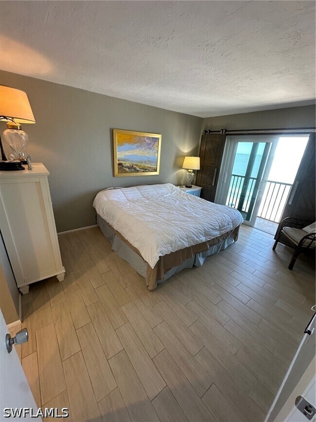 Building Photo - 26370 Hickory Blvd Unit 702
