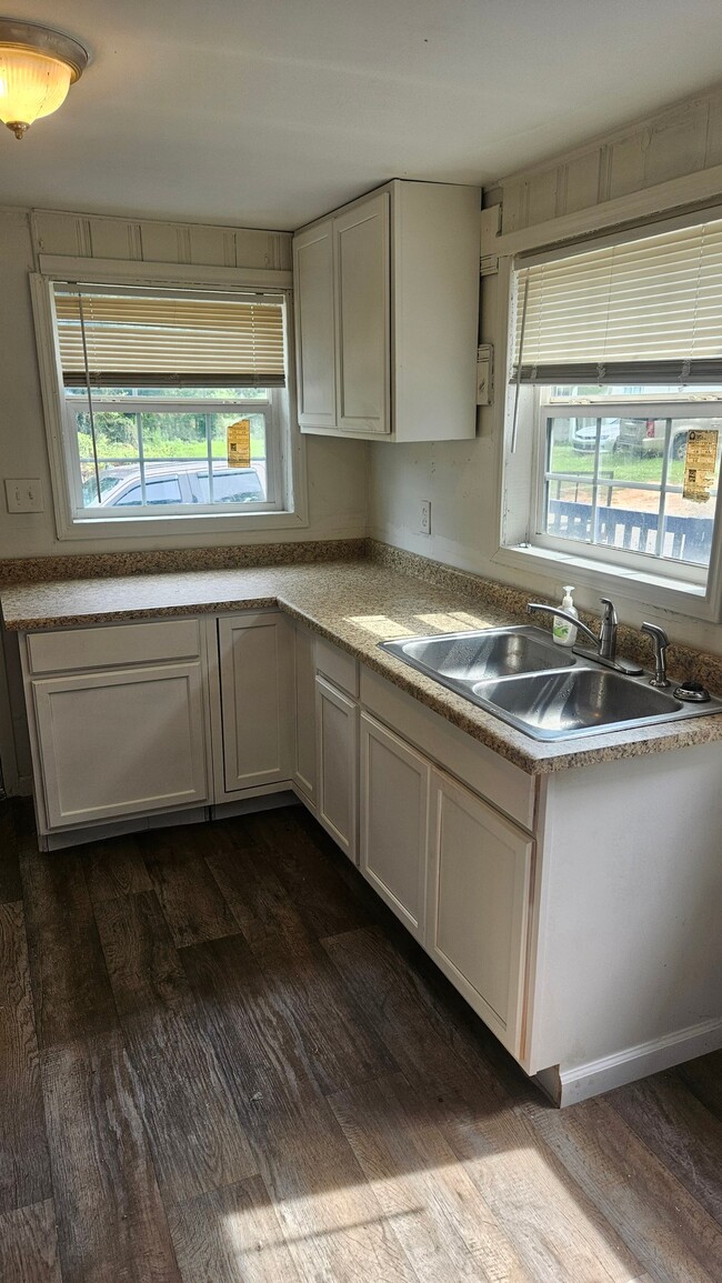 Photo - 1373 Ridge Rd