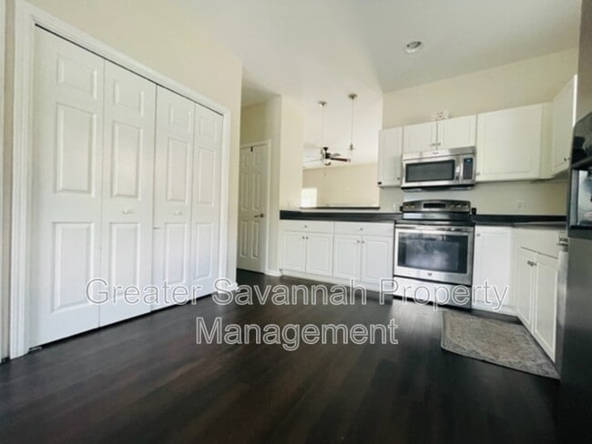 Photo - 209 Foxbury Square