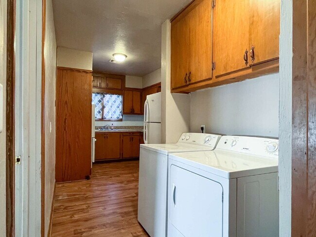 Photo - 3 Bedroom For Lease