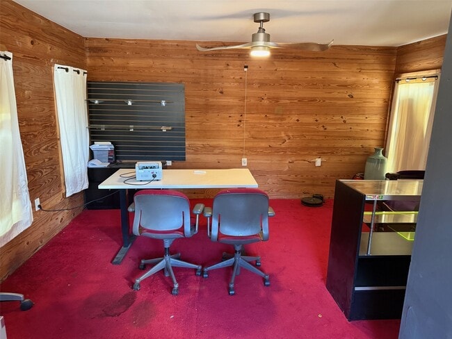 Photo - 951 Elkhart St