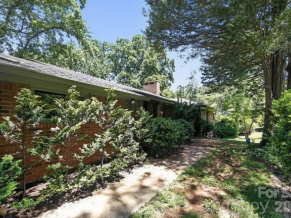 Photo - 186 Catherine Dr