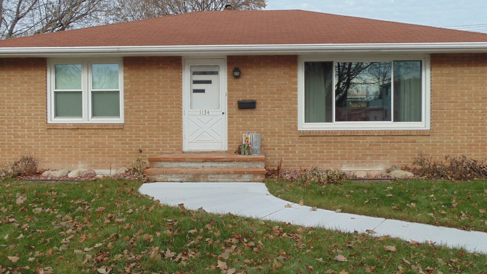 Photo - 1134 E Lindbergh St House