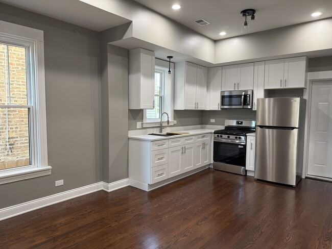 3312 W Le Moyne St