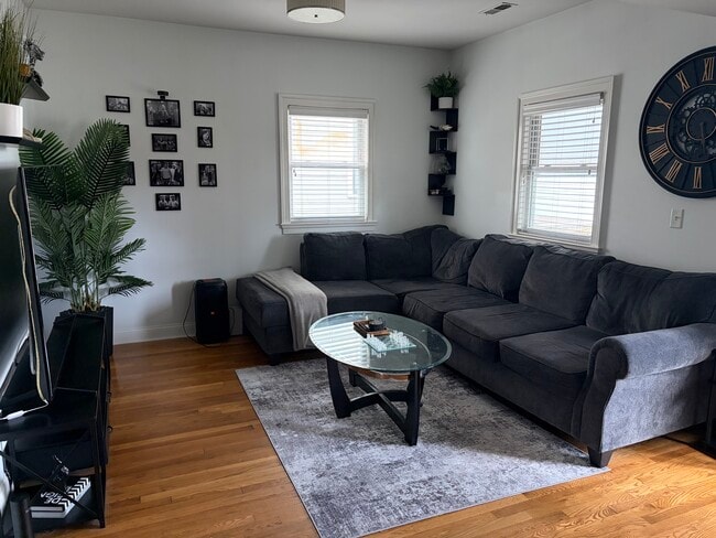 Building Photo - 23 Washburn St Unit 2