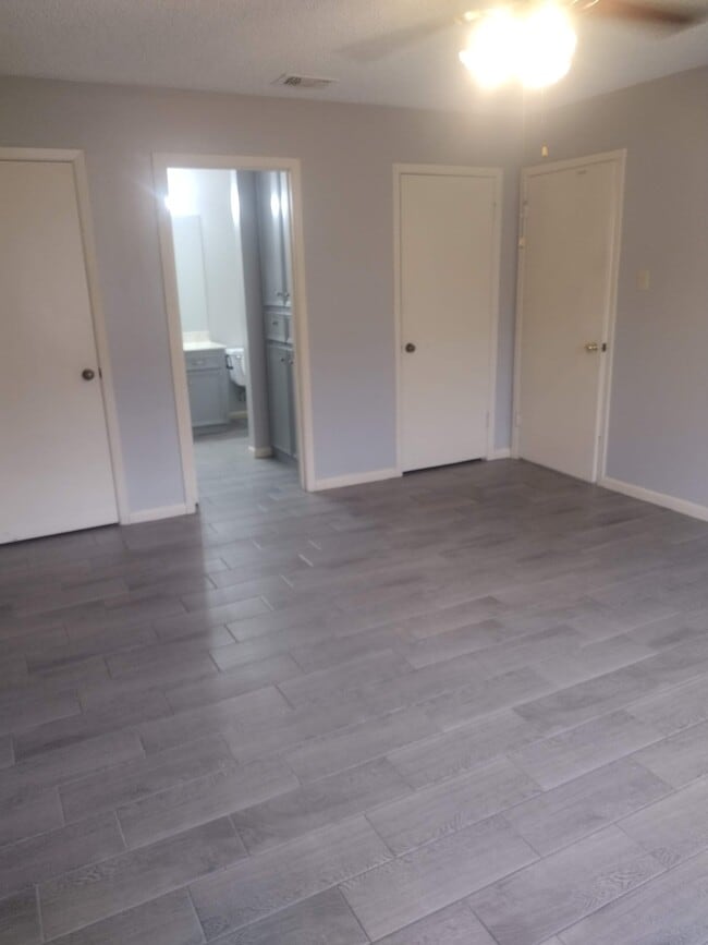 Photo - 529 Broad St