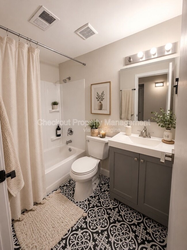 Photo - 5535 Pershing Ave Unit 11
