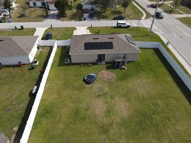 Photo - 402 NE Mainsail St