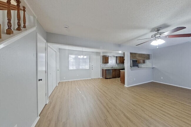 Photo - 2136 Woodnote Ln