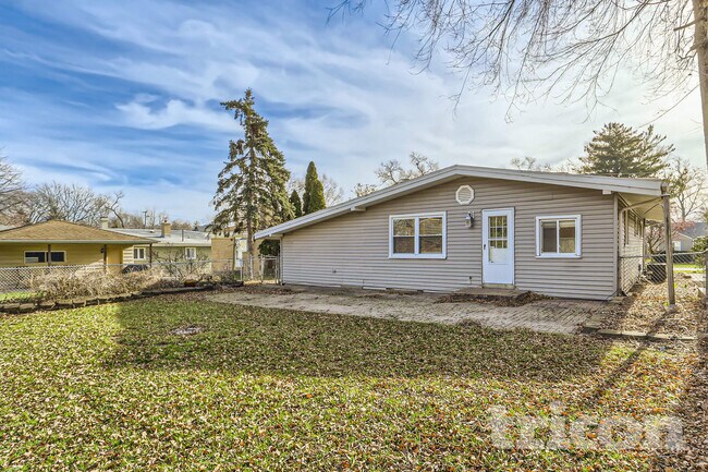 Photo - 212 Grant St