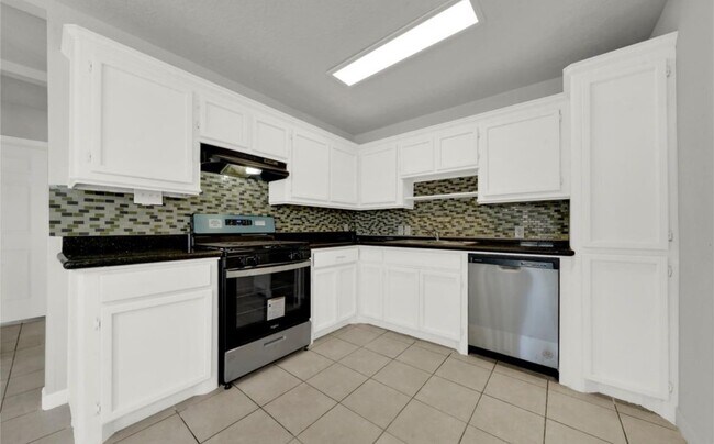 Photo - 106 Hanover St