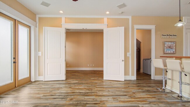Photo - 316 Petrel St