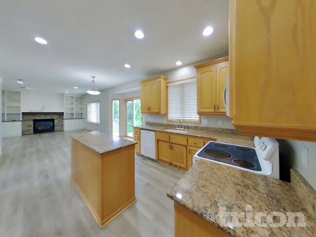 516 Lincoln Dr NE