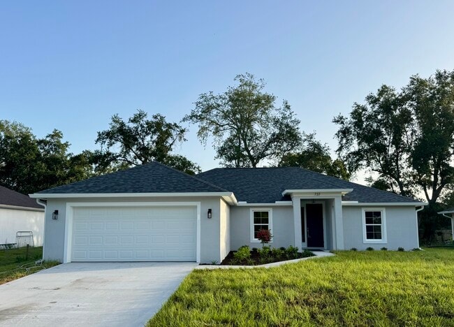 Building Photo - 737 Rolling Hill Dr