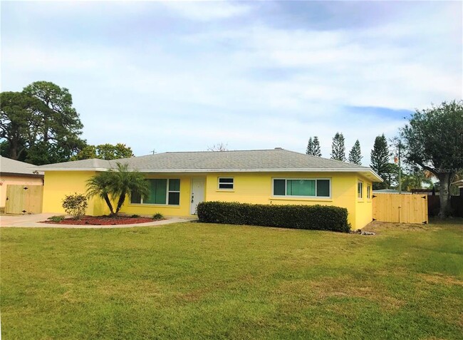 Building Photo - 1225 De Narvaez Ave Rental