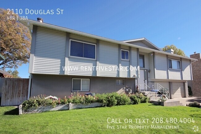 Building Photo - Spacious 4 Bedroom House in the Highland A...