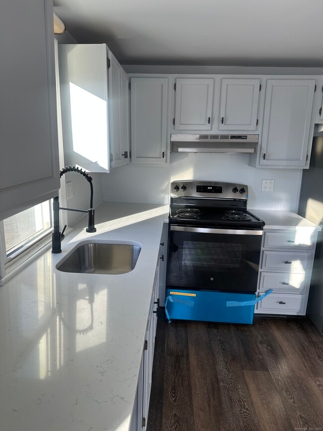 Photo - 75 Broad St Unit 2