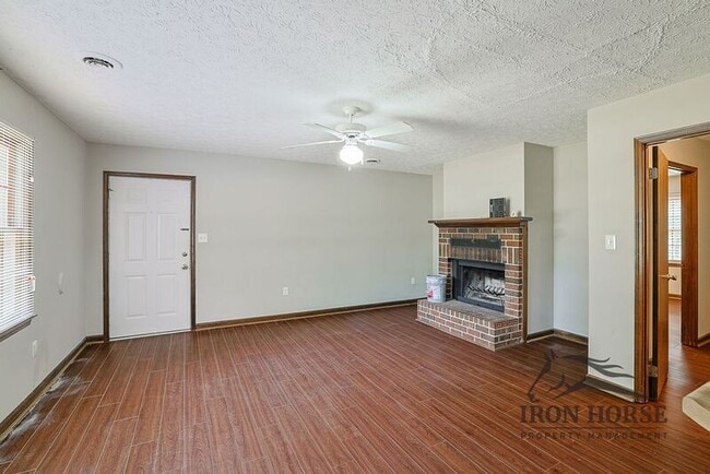 Photo - 229 N Burson Ave