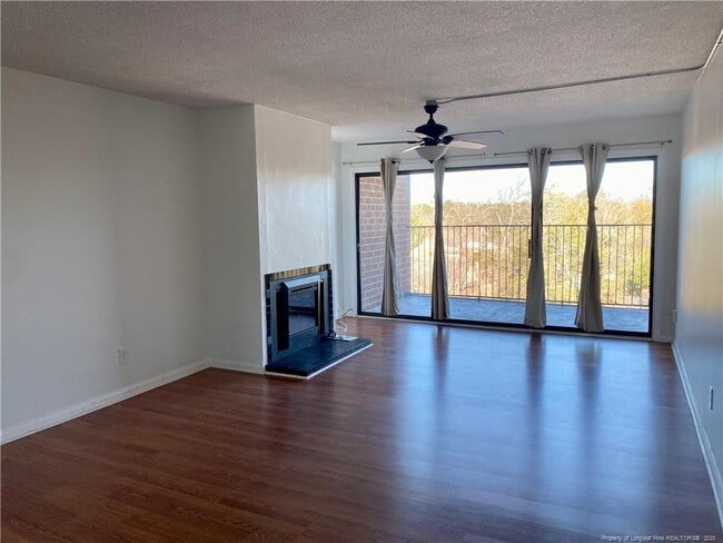 Photo - 1100 Clarendon St