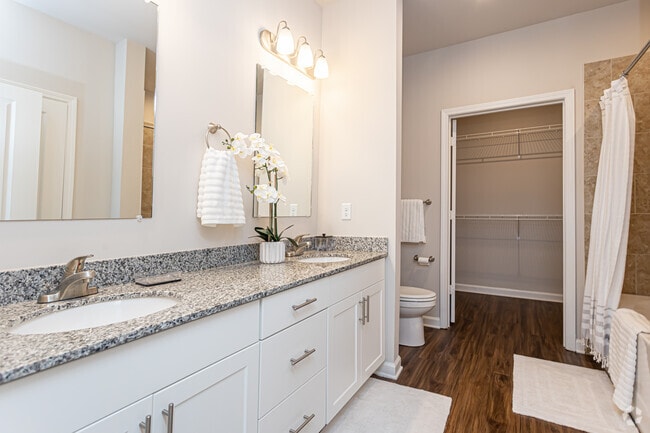 2BR, 2BA - 1,278SF