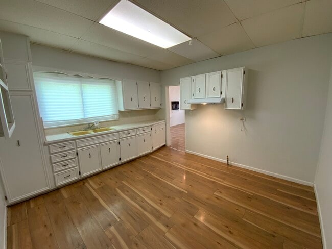 Photo - 908 Jewell St