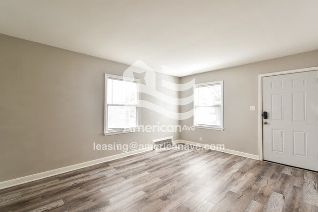 Photo - 3155 N 42nd St