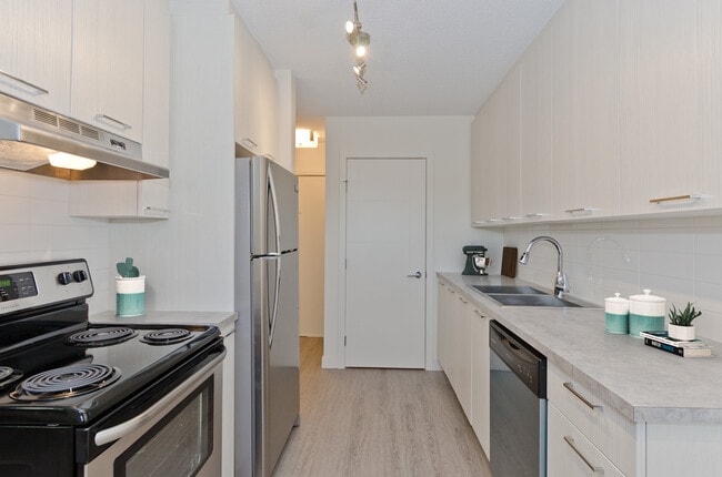 Photo - Varsity Place Apartments